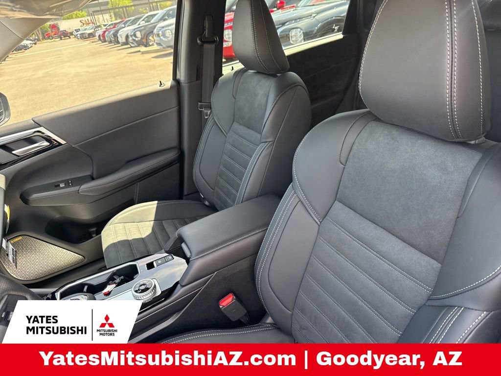 New 2026 Mitsubishi Outlander SE image 9