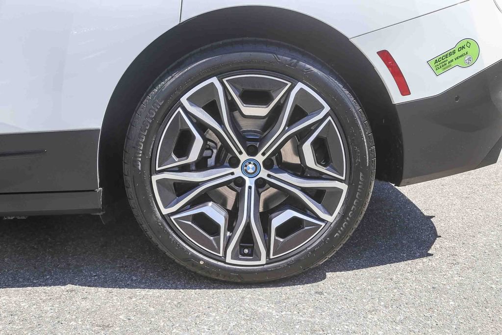 Certified 2024 BMW iX xDrive50 AWD/4WD image 8