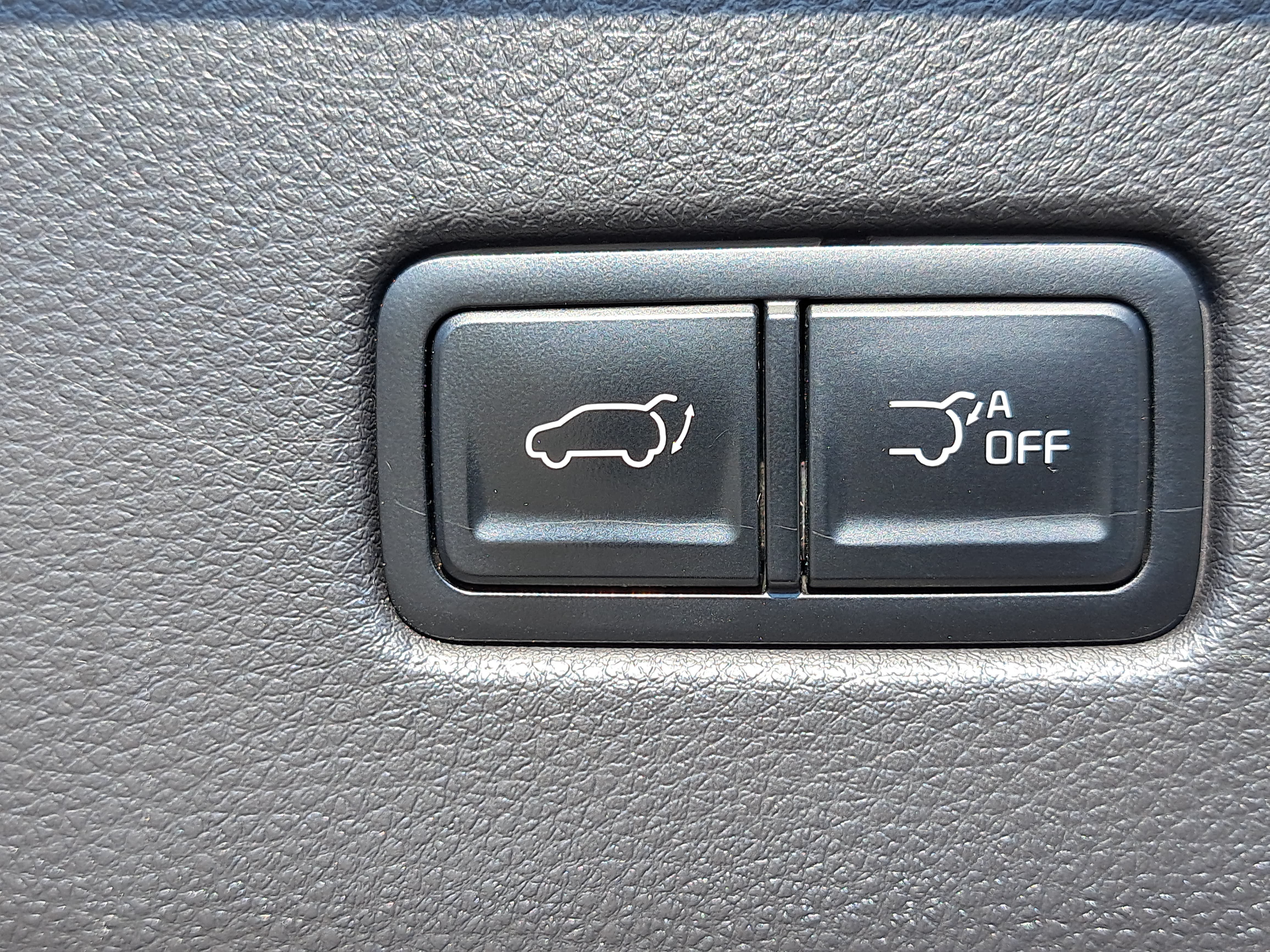 Used 2024 Kia Carnival EX FWD image 15