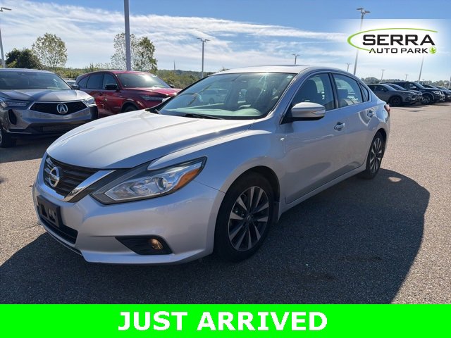 Used 2016 Nissan Altima 2.5 SL w/ 2.5 Technology Package