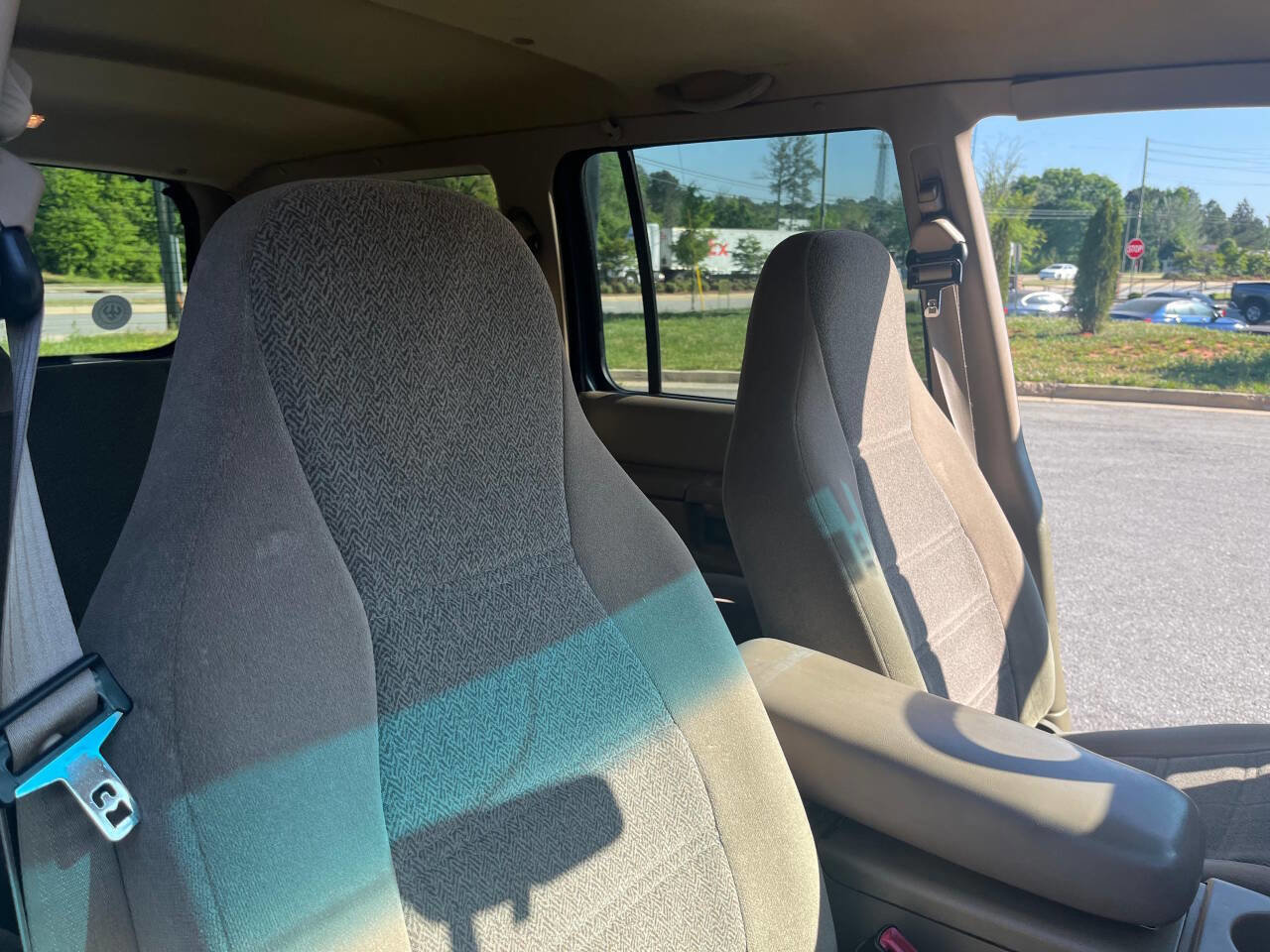 Used 2000 Ford Explorer XLS RWD image 17