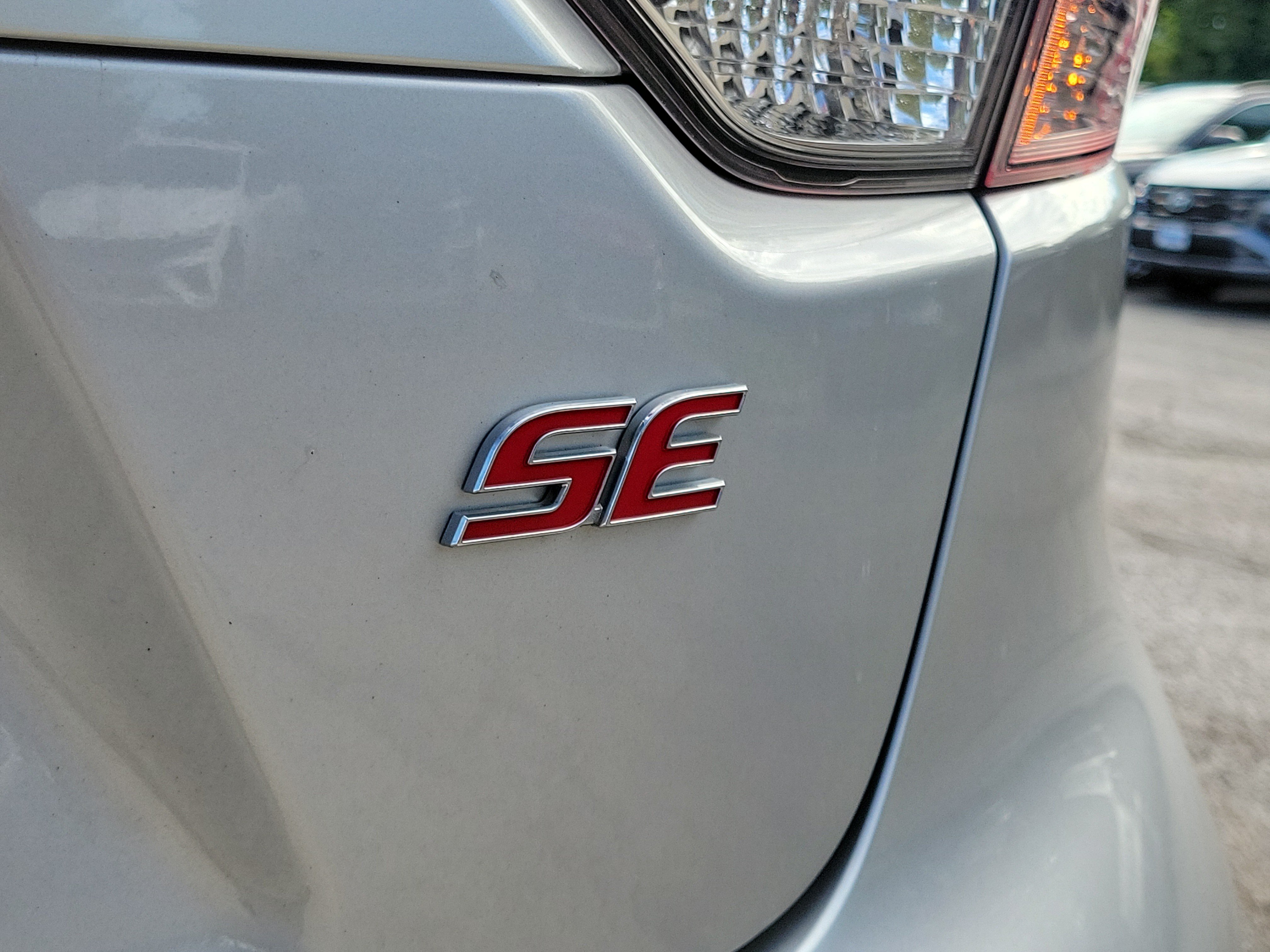 Used 2021 Toyota Corolla SE w/ SE Premium Package FWD image 7