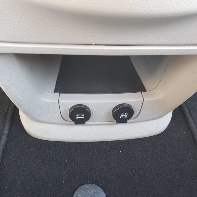 Used 2011 Chrysler Town & Country Touring FWD image 29
