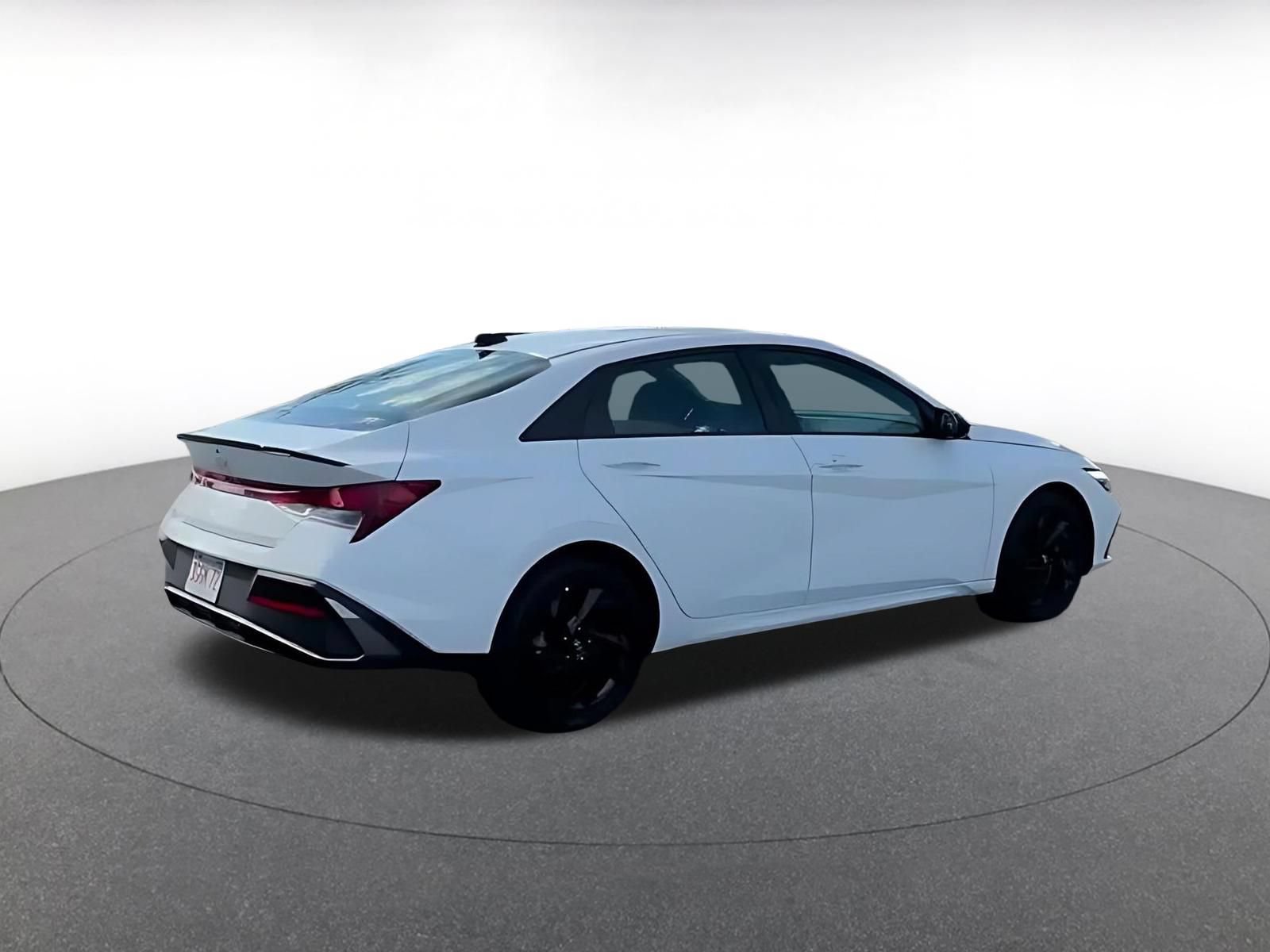 Used 2026 Hyundai Elantra Sport FWD image 5