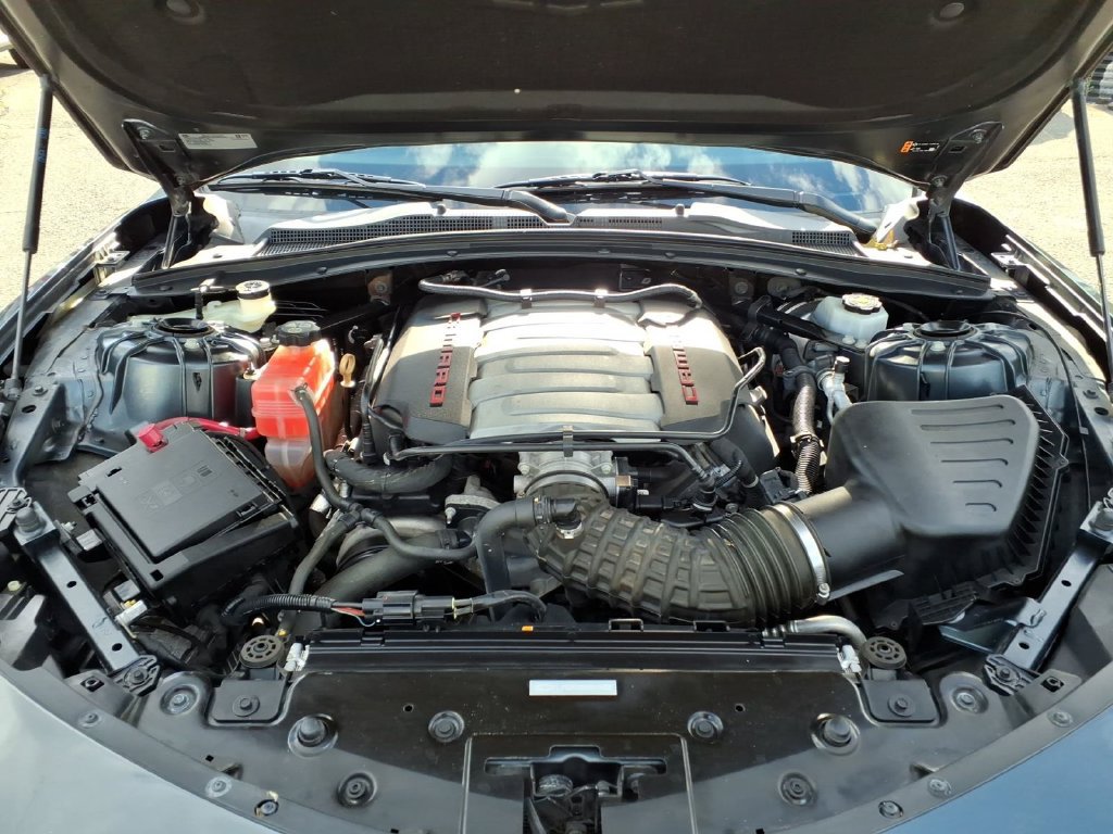 Used 2021 Chevrolet Camaro SS RWD image 7