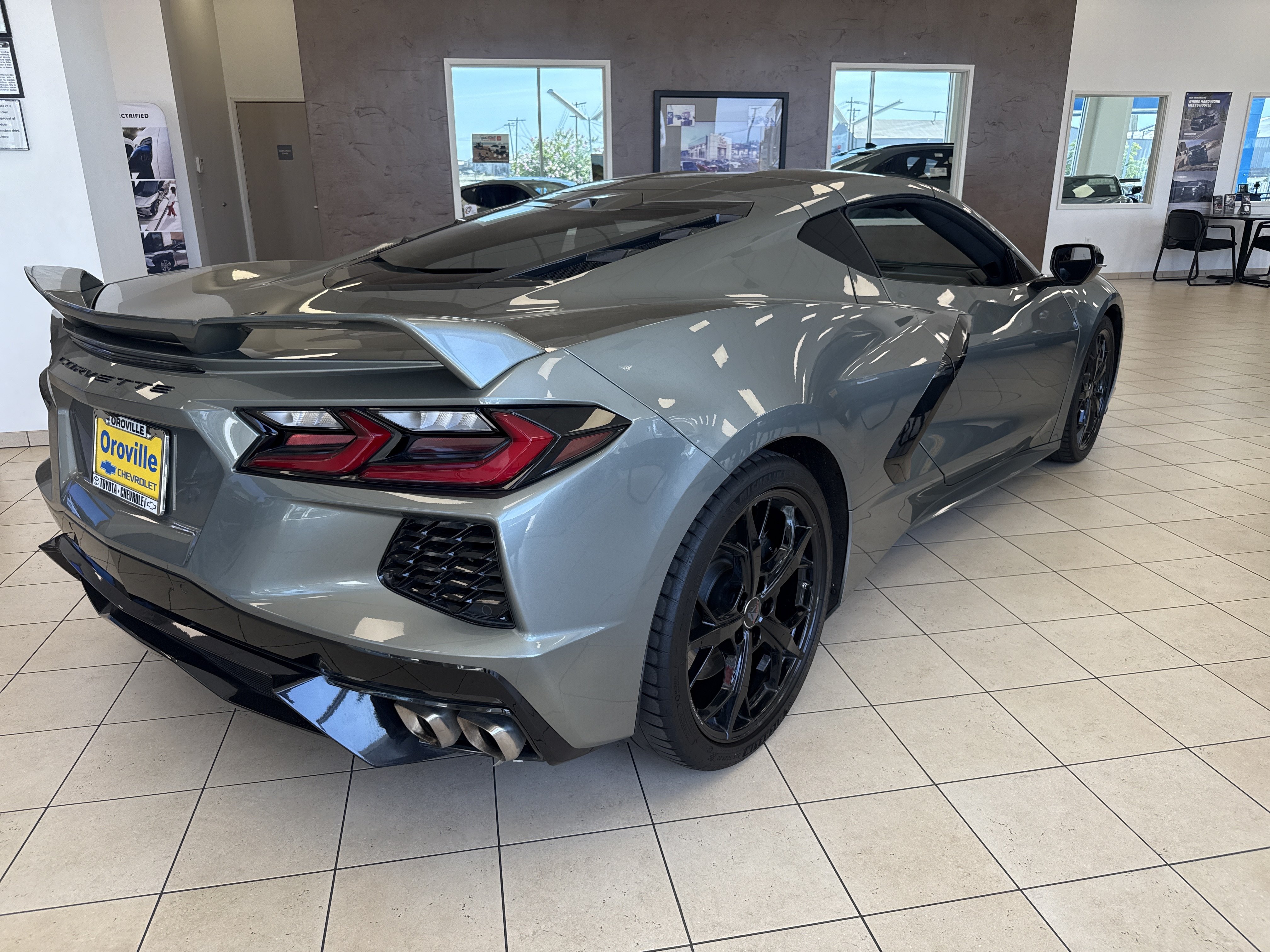 Used 2022 Chevrolet Corvette Stingray Premium Cpe w/ Z51 Performance Package RWD image 5