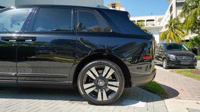 Used 2019 Rolls-Royce Cullinan image 13