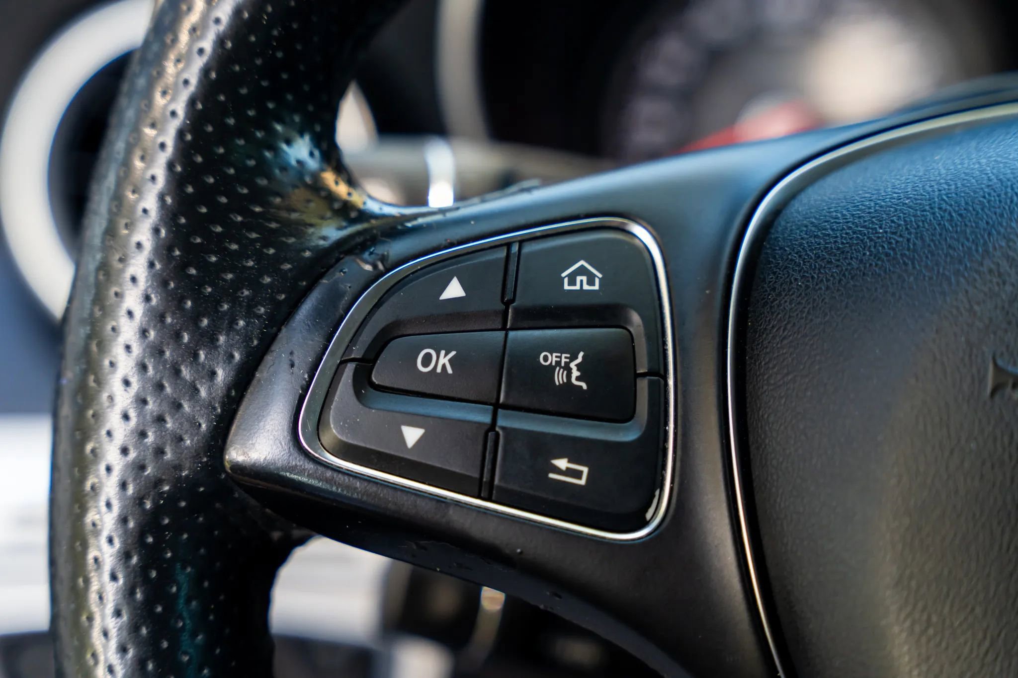 Used 2015 Mercedes-Benz C 300 Sedan w/ Premium 1 Package image 59