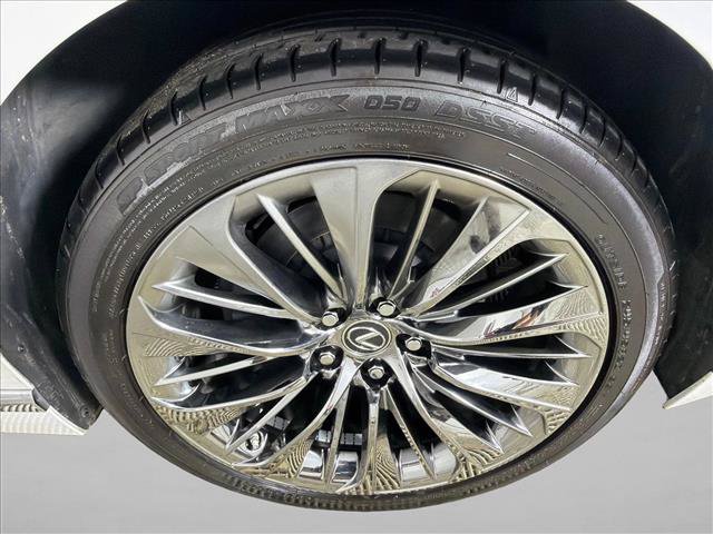 Used 2022 Lexus LS 500 w/ Interior Upgrade Package RWD image 22