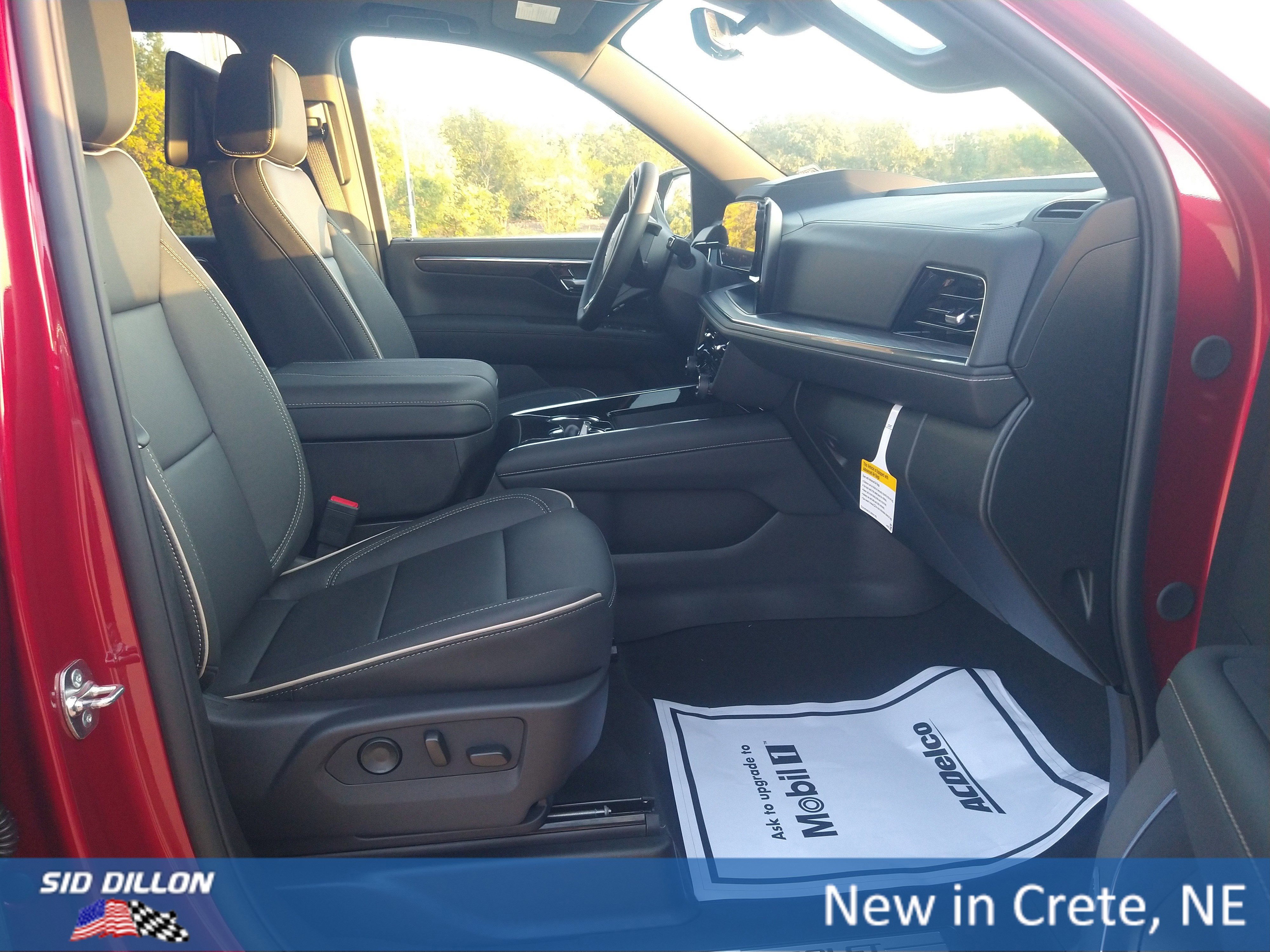 New 2026 Chevrolet Suburban Premier image 4