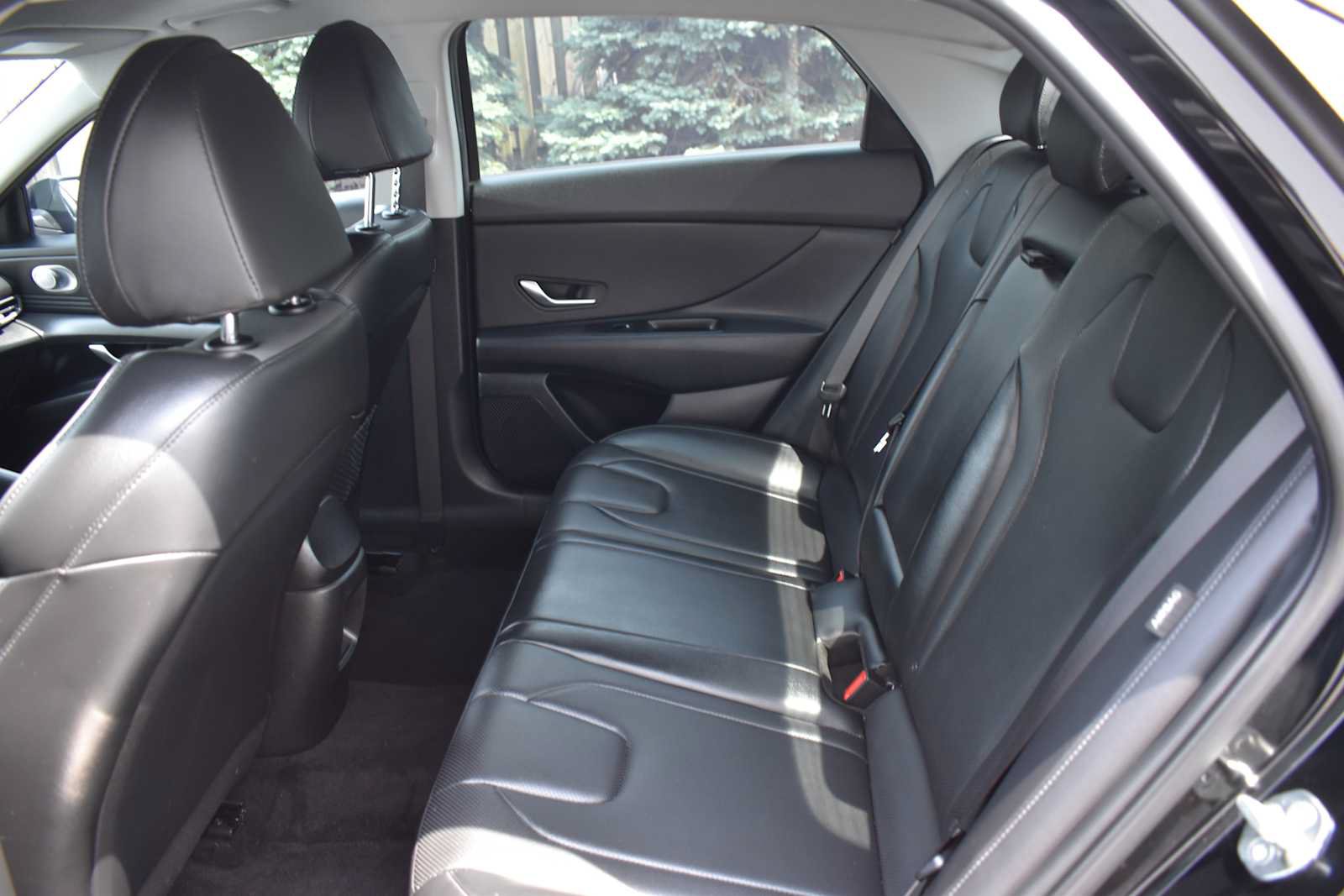 Used 2024 Hyundai Elantra Limited FWD image 11
