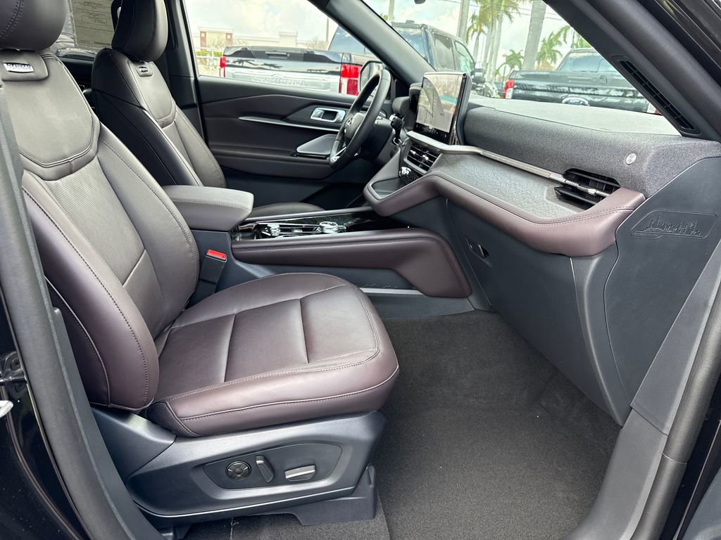 New 2026 Ford Explorer Platinum RWD image 21