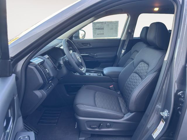 New 2025 Nissan Pathfinder SV image 11