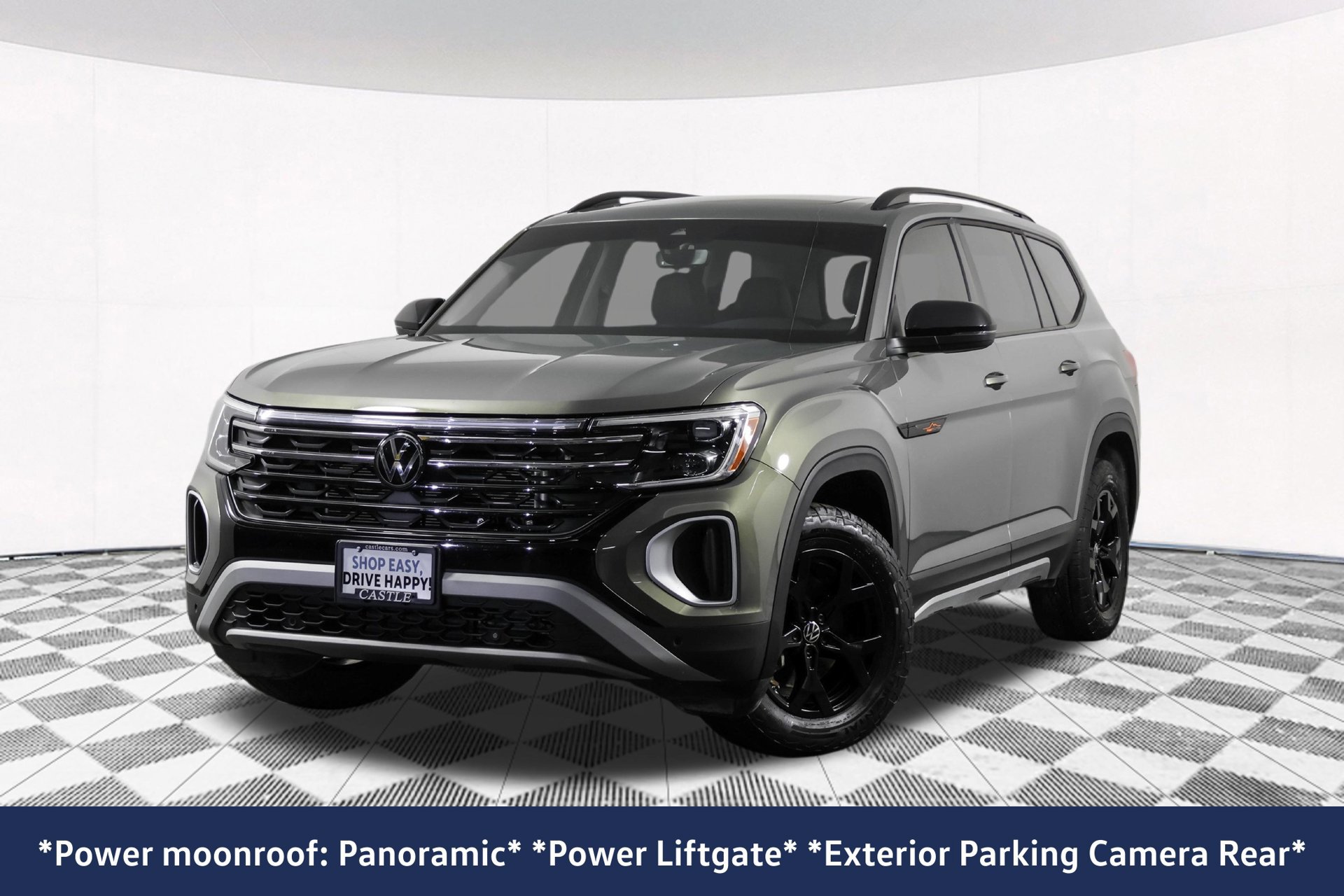 Used 2024 Volkswagen Atlas Peak Edition SE AWD/4WD image 2