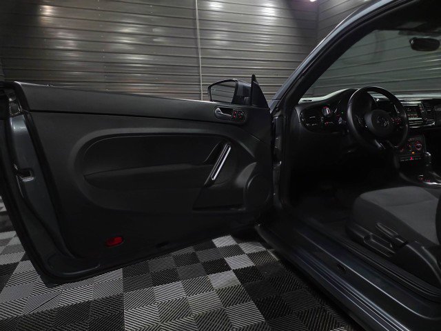 Used 2019 Volkswagen Beetle 2.0T S image 28