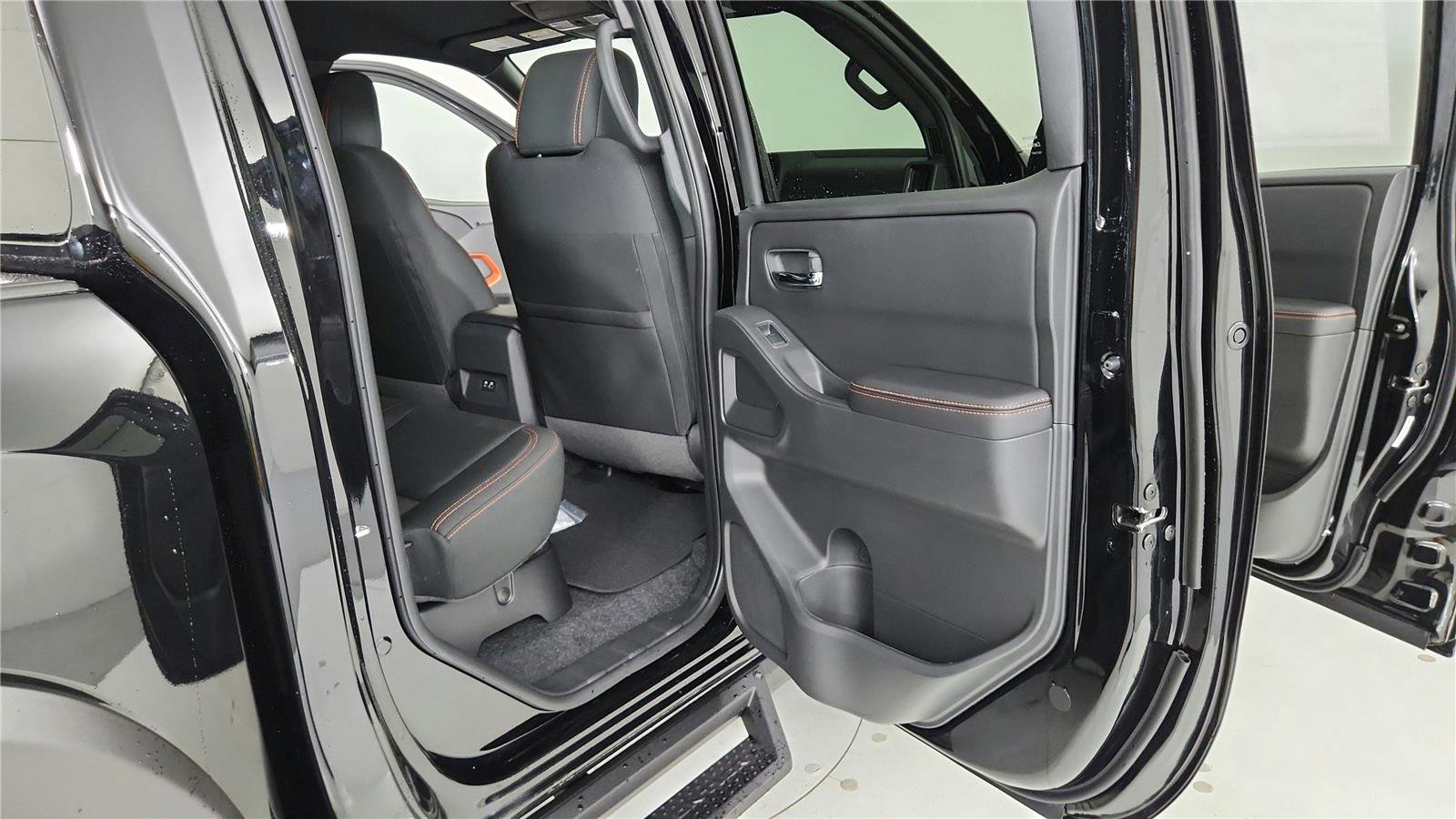 New 2025 Nissan Frontier PRO-4X image 24