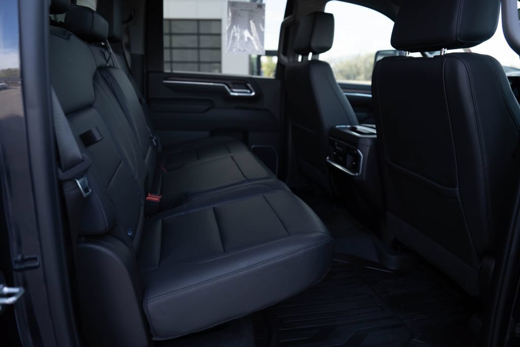 Used 2025 GMC Sierra 3500 SLT w/ SLT Premium Package AWD/4WD image 9