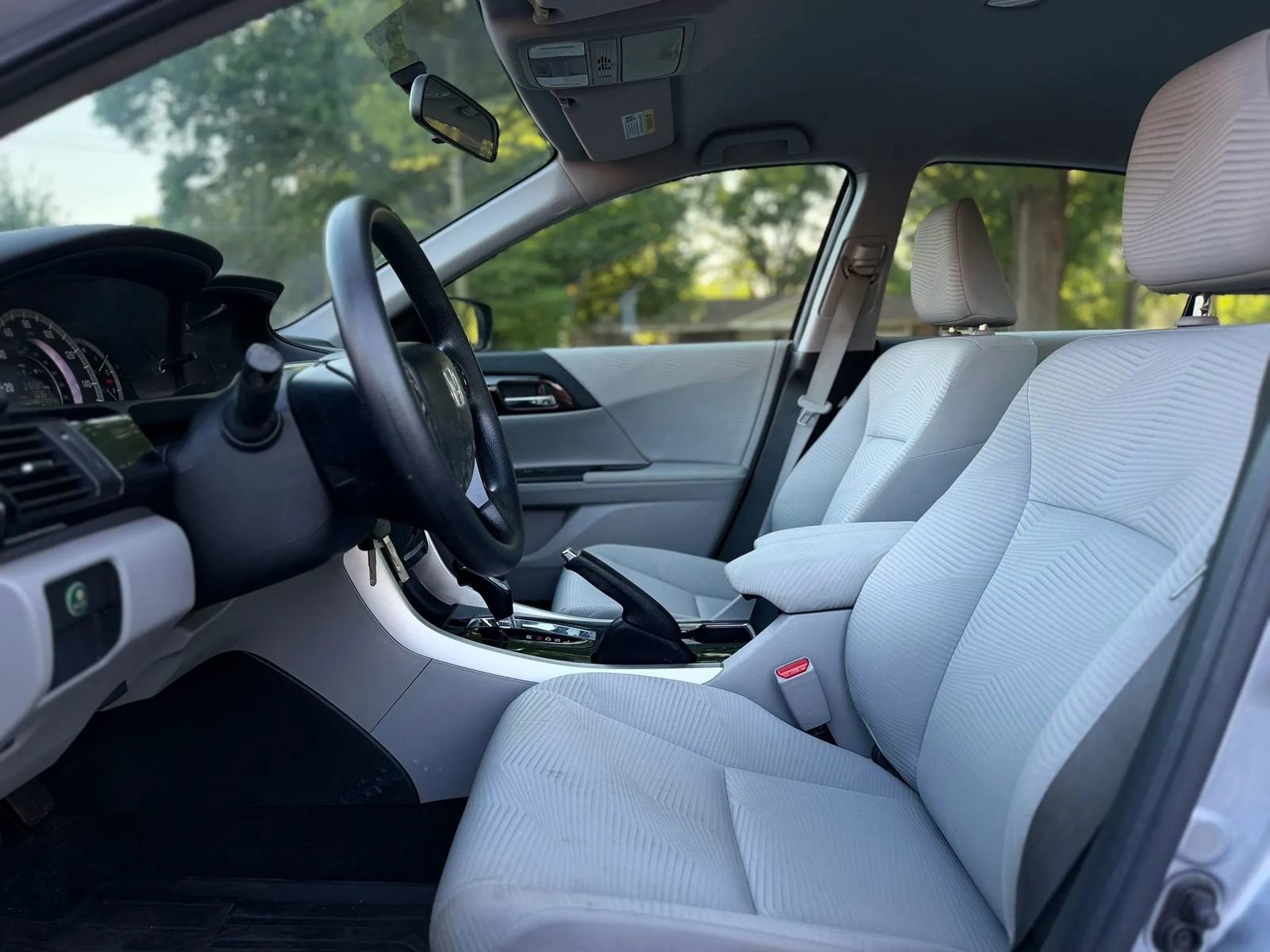 Used 2017 Honda Accord LX image 10