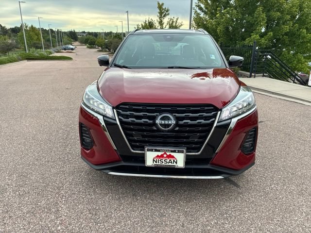 Used 2023 Nissan Kicks SR w/ SR Premium Package FWD image 2