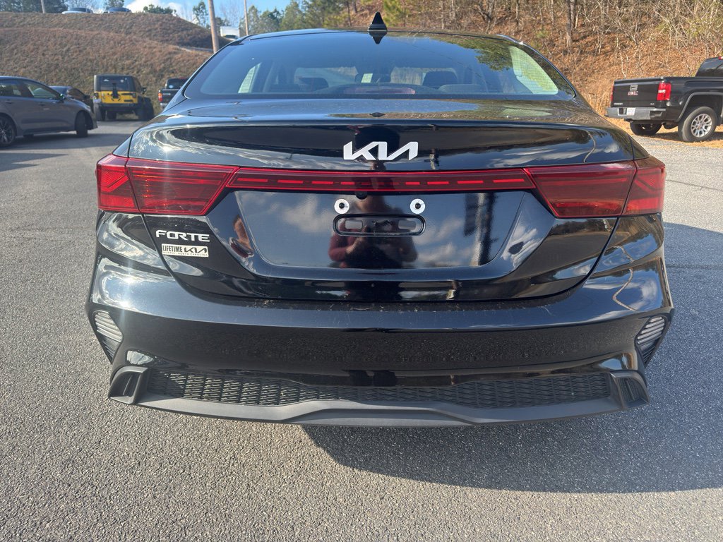 Used 2023 Kia Forte LXS image 6