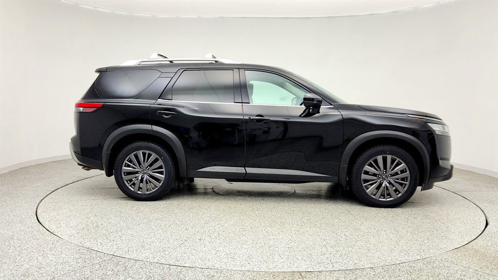 Used 2023 Nissan Pathfinder SL w/ SL Premium Package AWD/4WD image 4