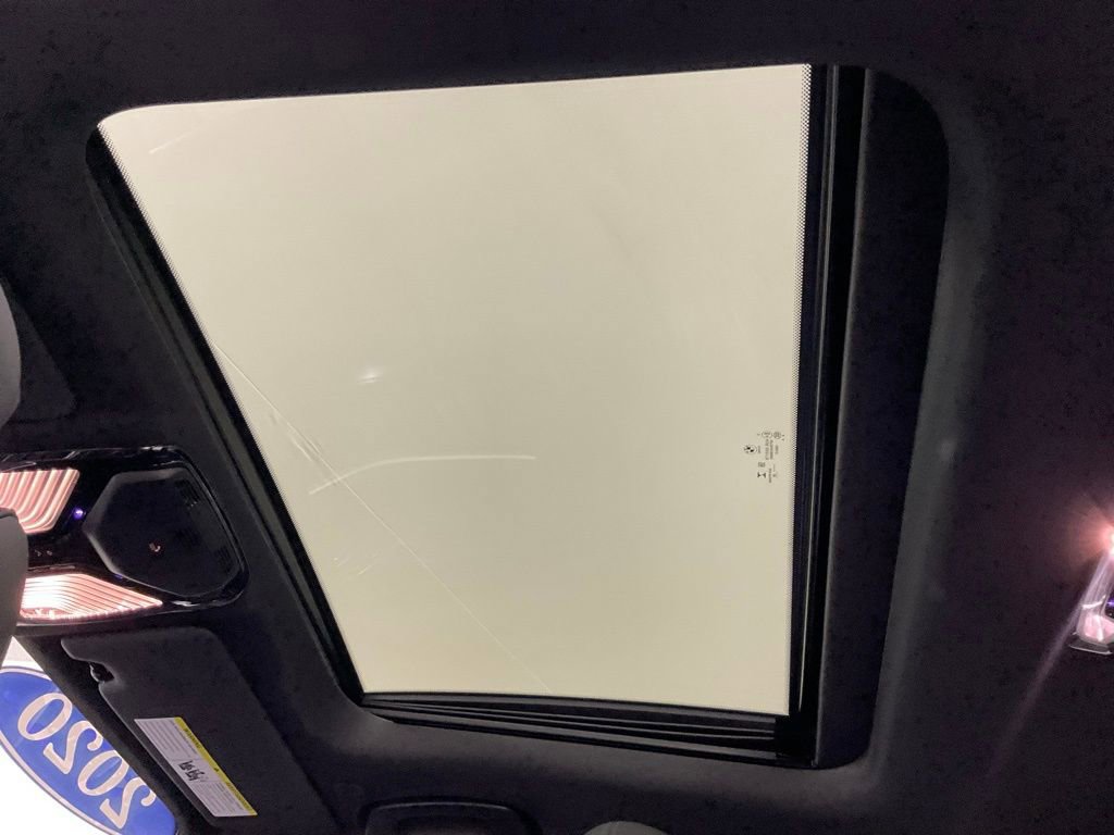 Used 2020 BMW 330i Sedan w/ M Sport Package image 22