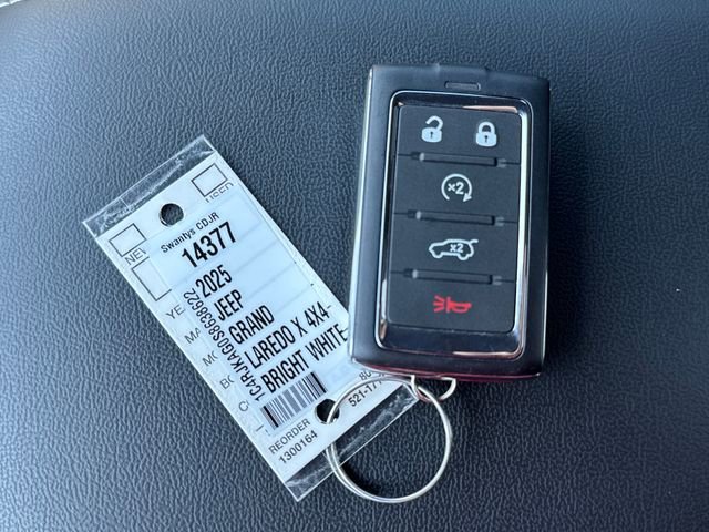 New 2025 Jeep Grand Cherokee L Laredo w/ Luxury Tech Group I image 17