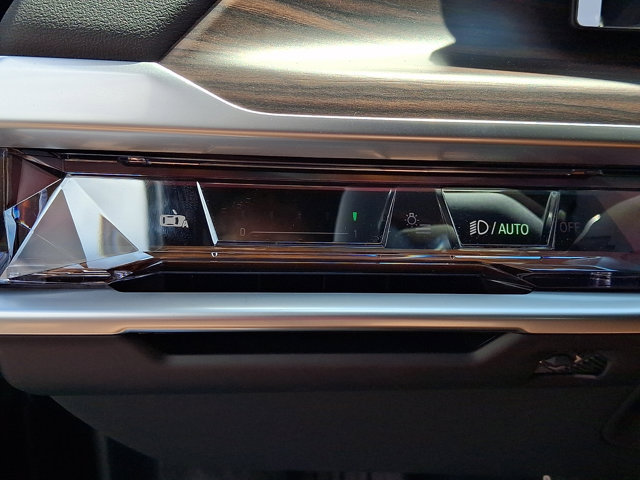 New 2026 BMW i7 xDrive60 w/ Executive Package AWD/4WD image 18