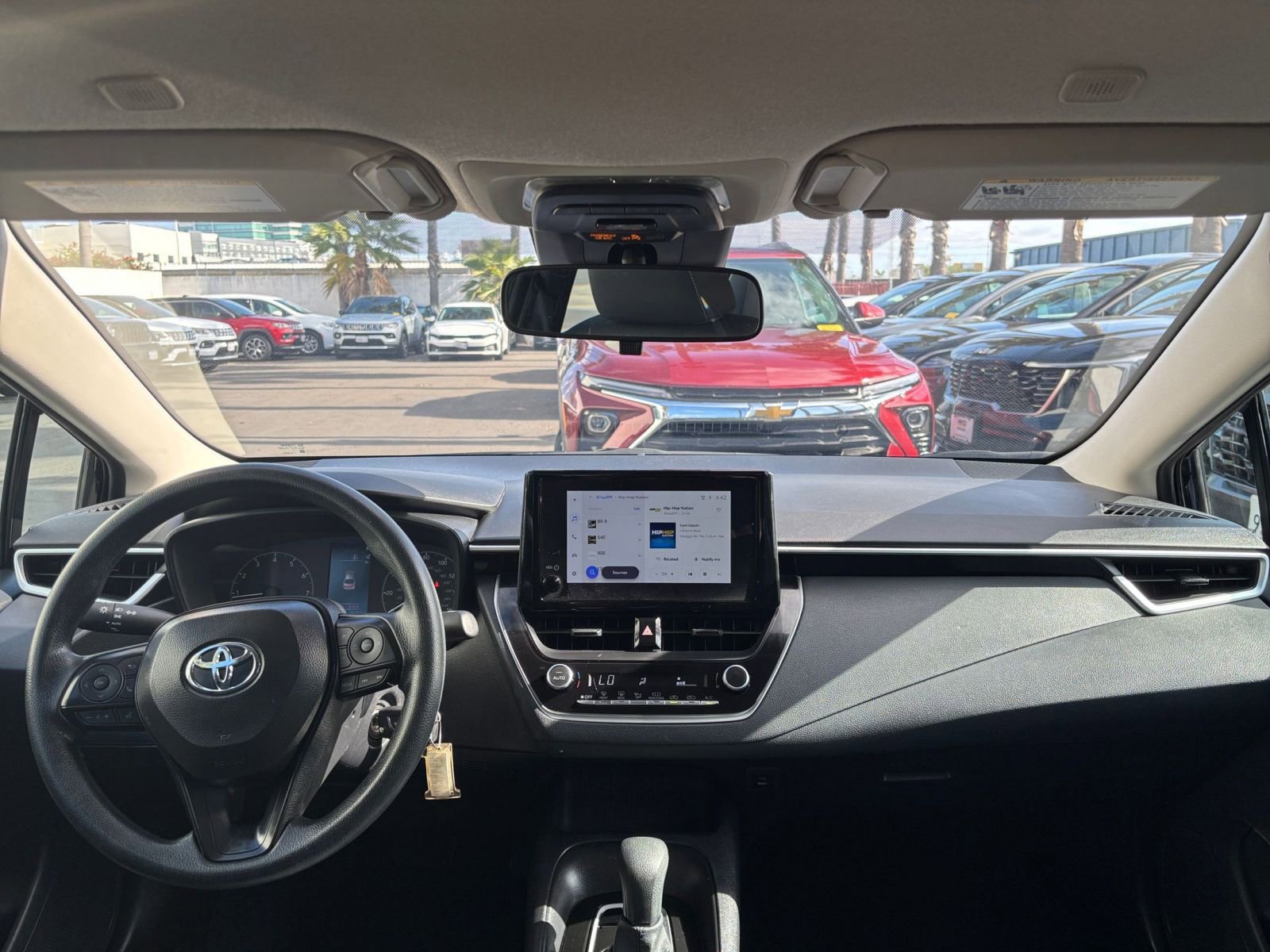 Used 2025 Toyota Corolla LE FWD image 31