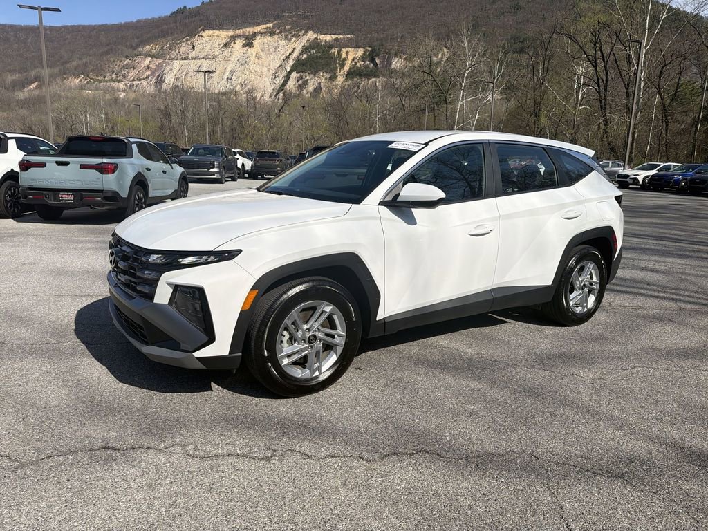 Used 2025 Hyundai Tucson SE image 10