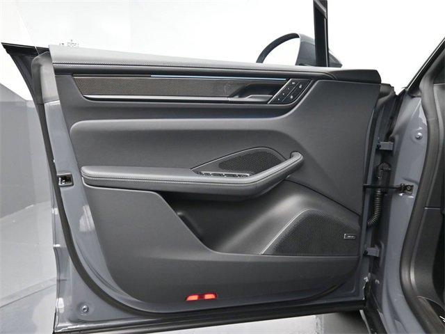 New 2025 Porsche Macan Turbo Electric image 8