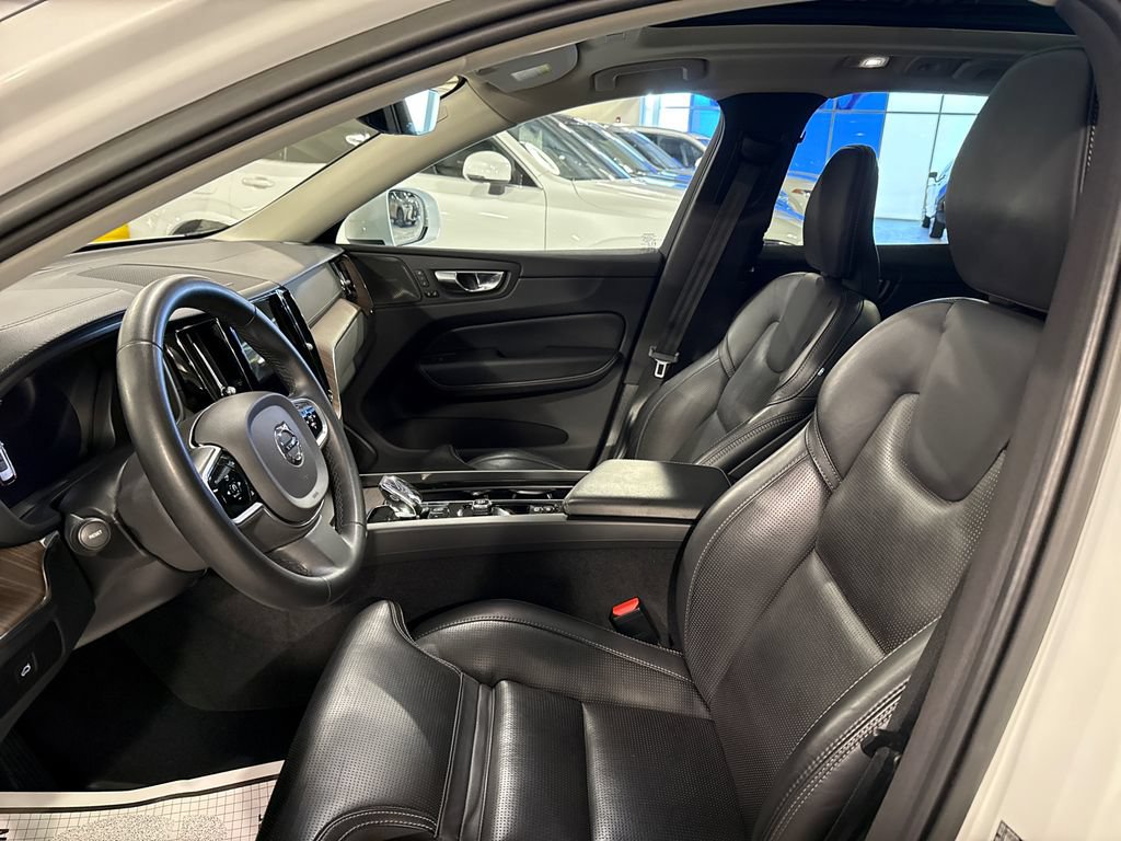 Certified 2023 Volvo XC60 B5 Ultimate w/ Climate Package AWD/4WD image 10