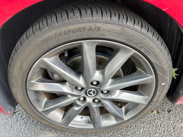 Used 2018 MAZDA MAZDA3 Touring FWD image 11