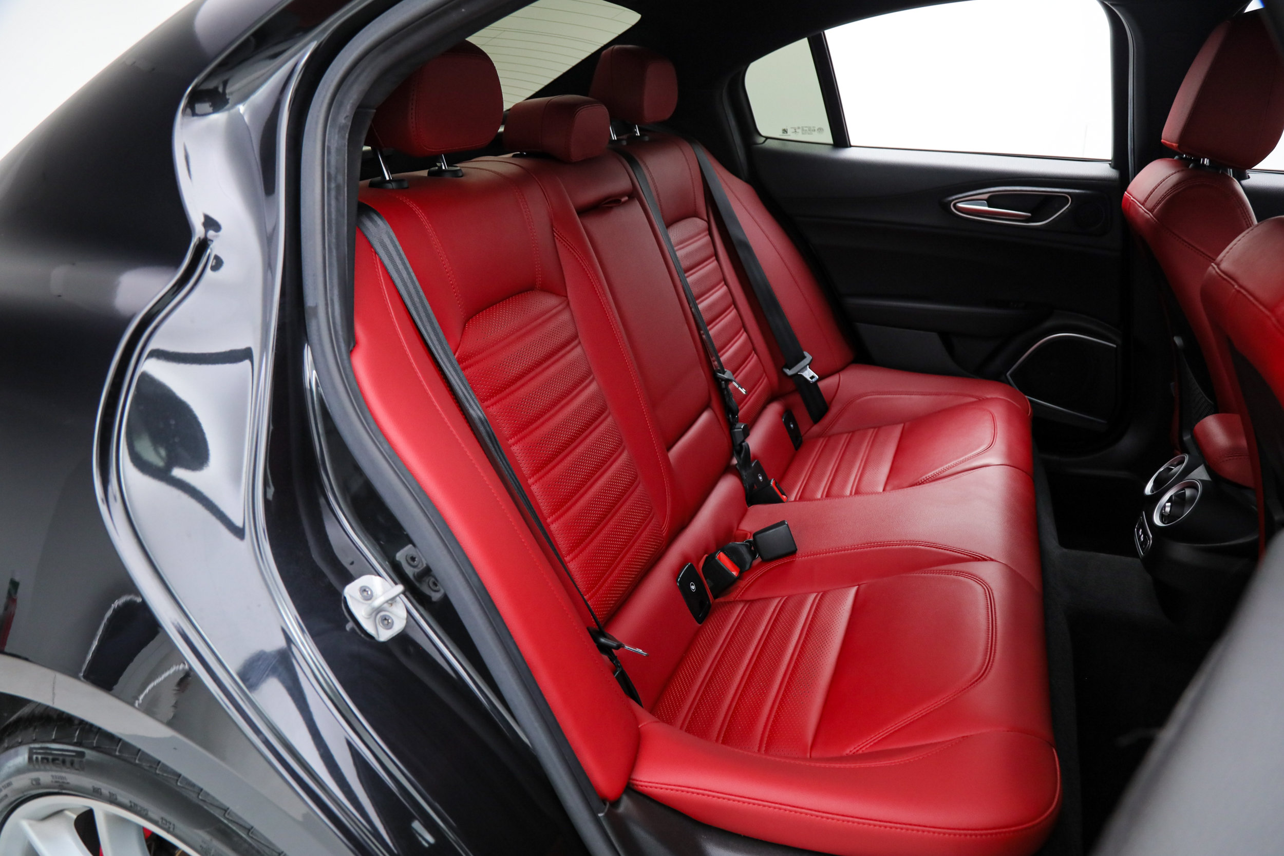 Used 2022 Alfa Romeo Giulia Sprint RWD image 16
