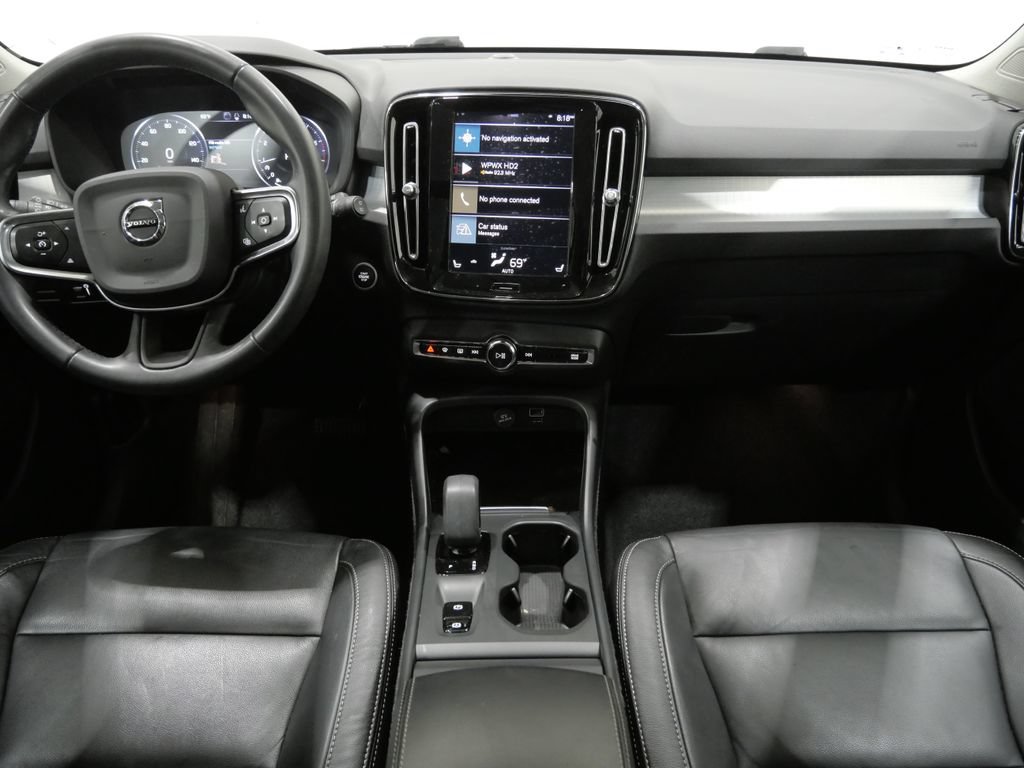 Used 2022 Volvo XC40 T5 Momentum AWD/4WD image 11
