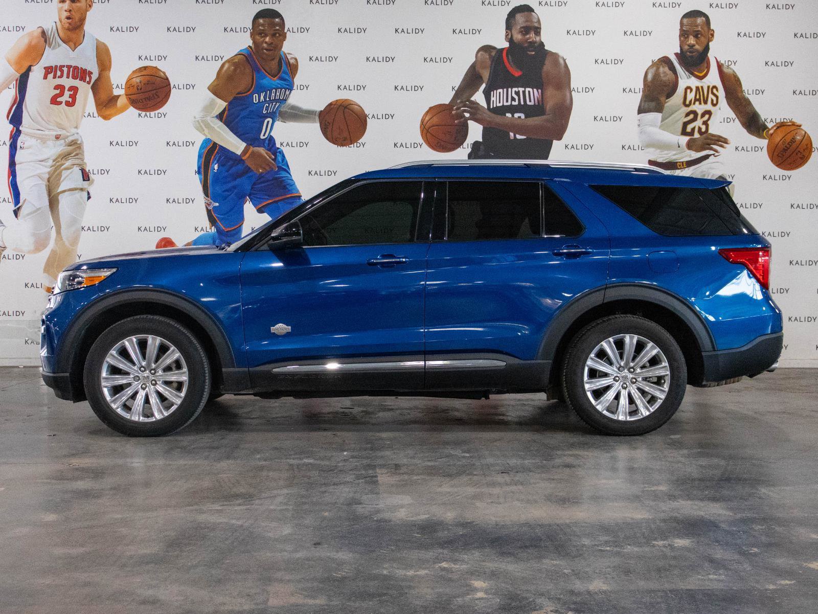 Used 2021 Ford Explorer King Ranch w/ Premium Technology Package image 18