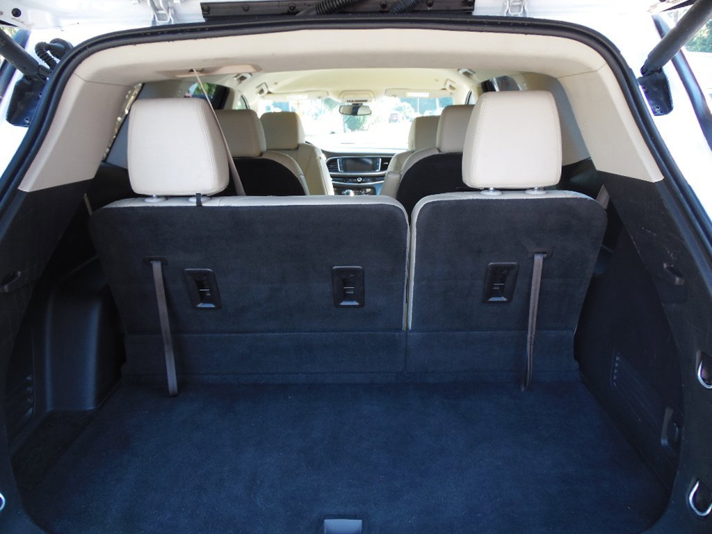 Used 2019 Buick Enclave Essence image 5