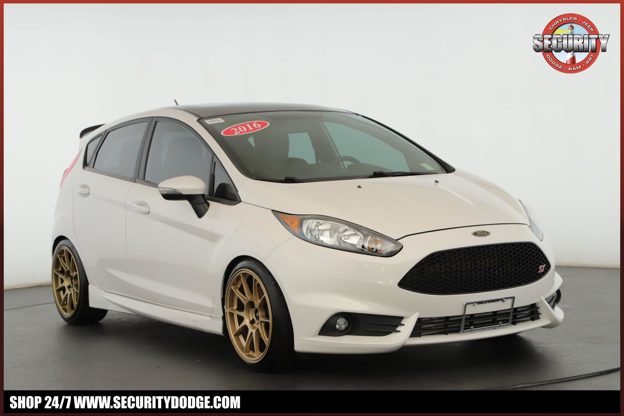 Used 2016 Ford Fiesta ST w/ ST Recaro Package FWD image 1