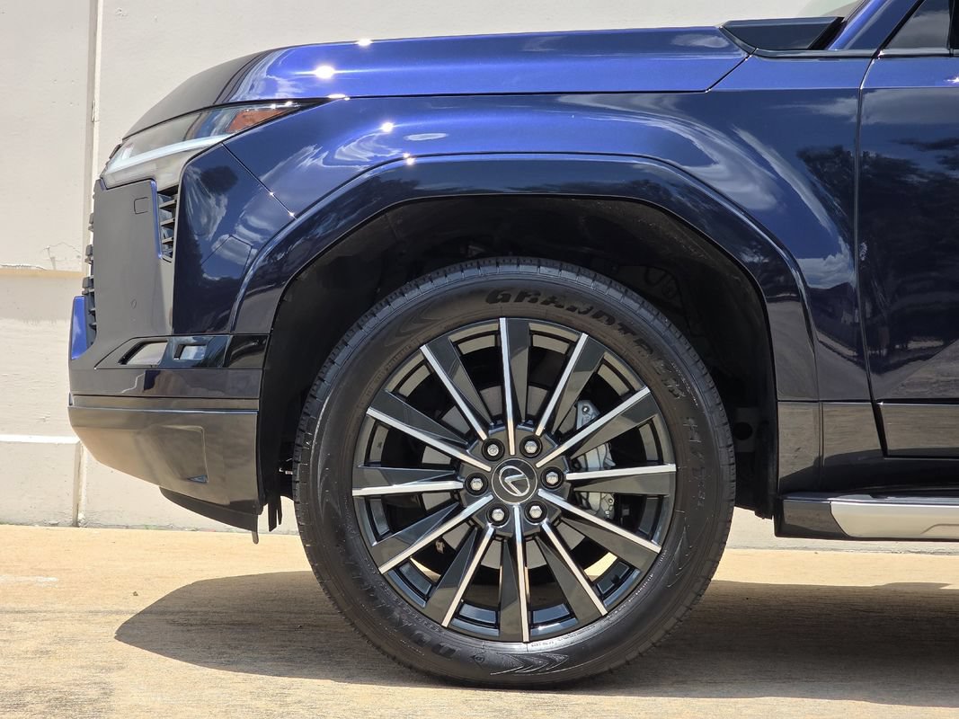 Used 2026 Lexus GX 550 w/ Accessory Package (2T) AWD/4WD image 47