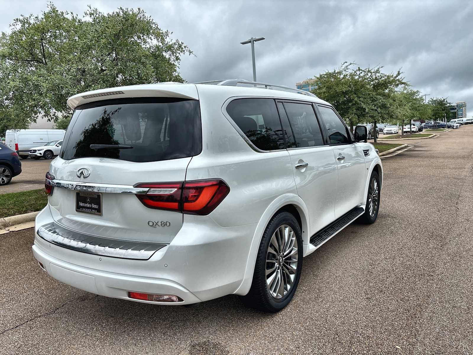 Used 2018 INFINITI QX80 2WD w/ Driver Assistance Package image 8