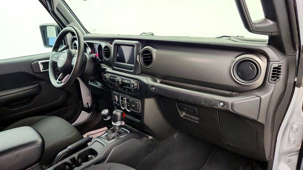 Used 2023 Jeep Gladiator Sport AWD/4WD image 24