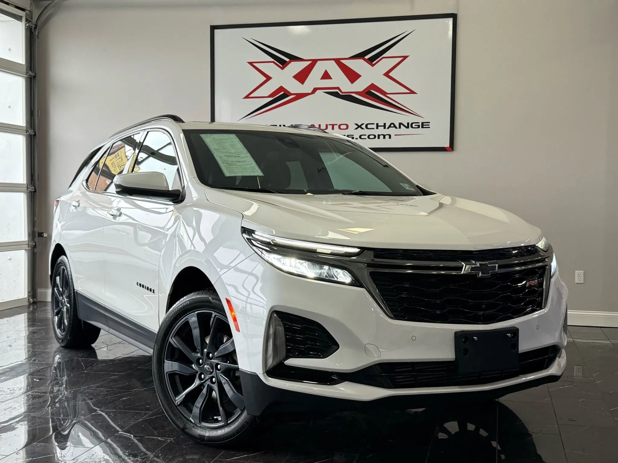 Used 2022 Chevrolet Equinox RS w/ Infotainment Package AWD/4WD image 1