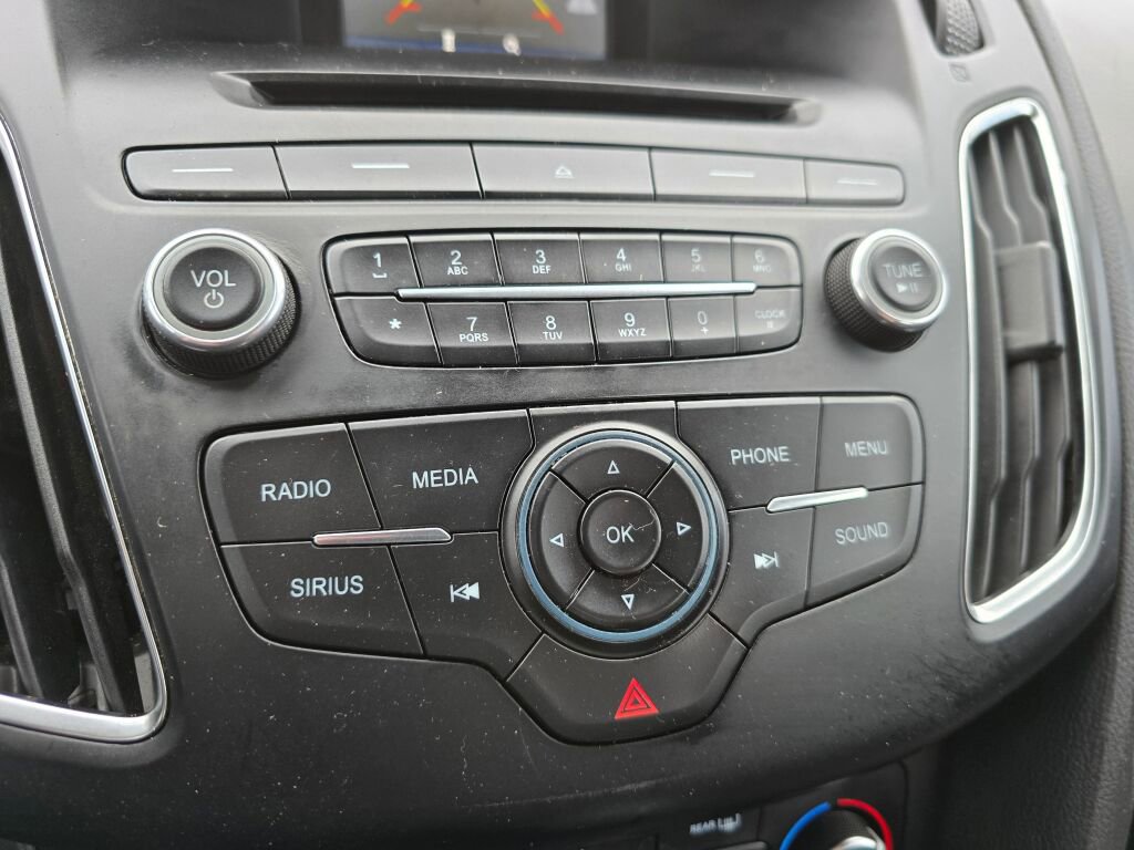 Used 2016 Ford Focus SE w/ Equipment Group 201A image 22