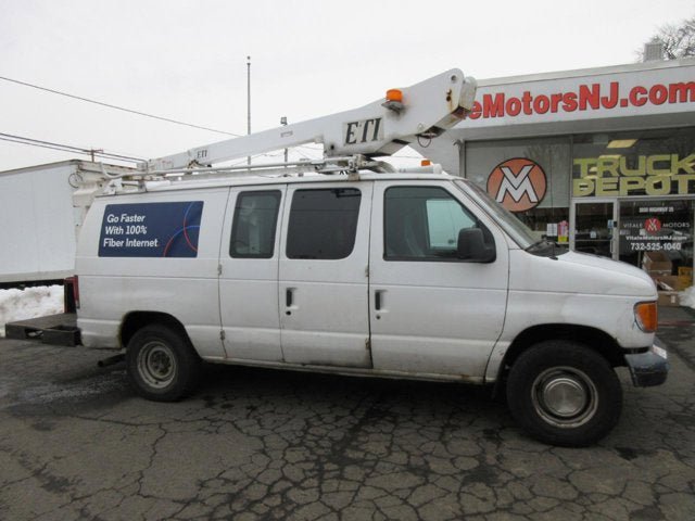 Used 2007 Ford E-350 and Econoline 350 Super Duty RWD image 2