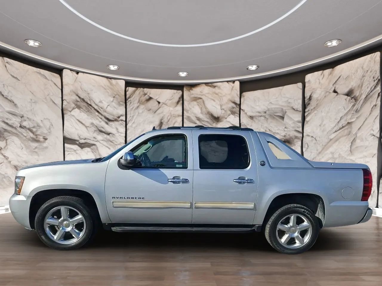 Used 2013 Chevrolet Avalanche LT w/ All-Star Edition image 3