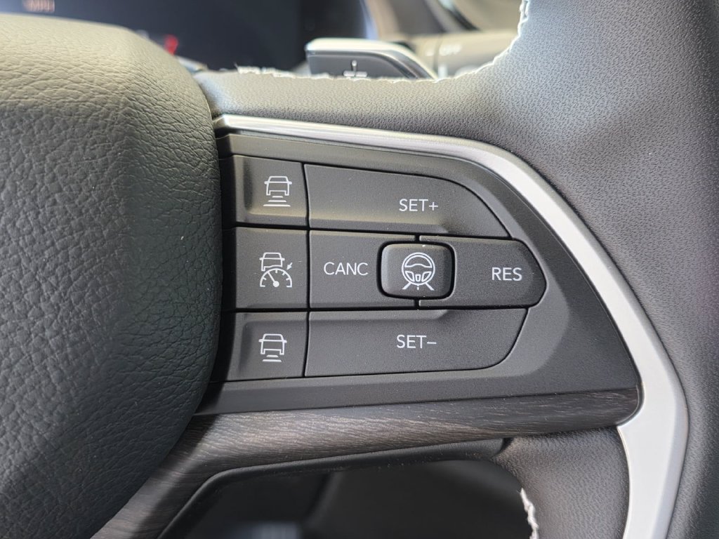 New 2026 Jeep Grand Cherokee L 2WD image 30