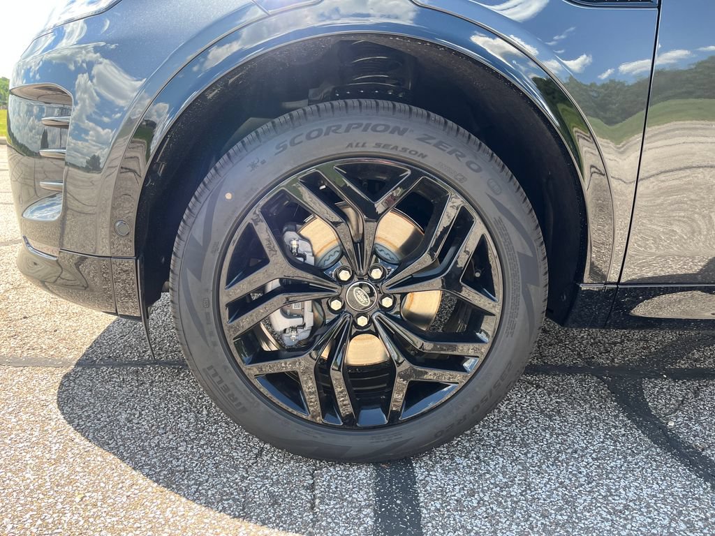 New 2026 Land Rover Discovery Sport Landmark AWD/4WD image 19