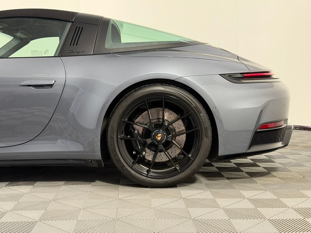 Certified 2026 Porsche 911 Targa 4 GTS AWD/4WD image 13