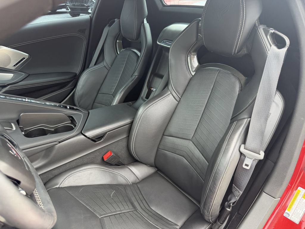 Used 2021 Chevrolet Corvette Stingray Preferred Conv w/ Z51 Performance Package RWD image 18