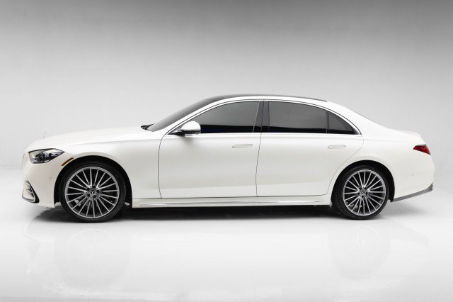 Used 2022 Mercedes-Benz S 500 4MATIC w/ AMG Line Package image 13